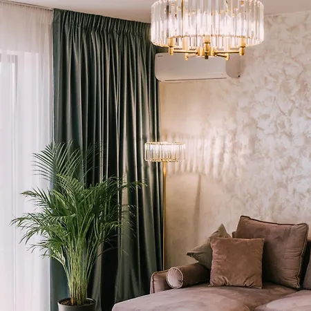 Apartment Golden Reverie *
