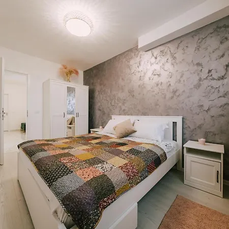 Apartment Golden Reverie Brasov