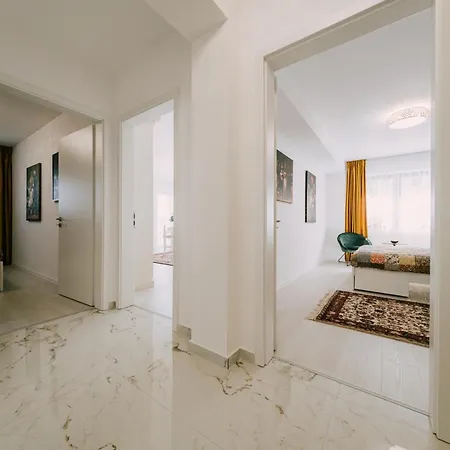 Golden Reverie Apartment Brasov