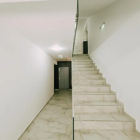 Golden Reverie Apartment